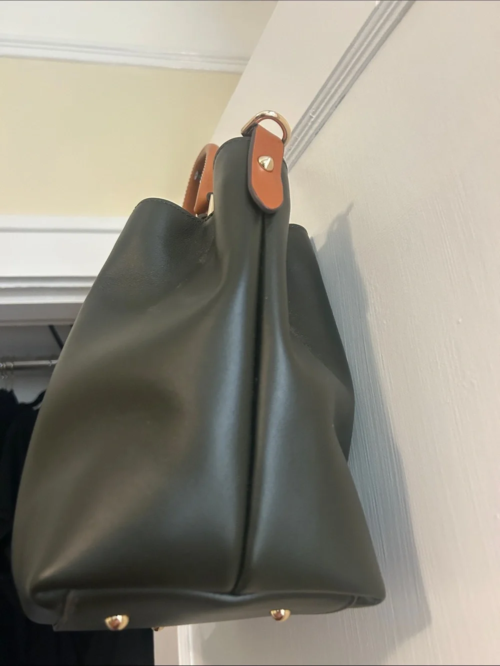 Dooney & Bourke classic dooney